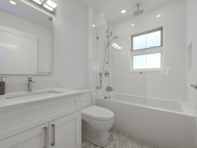 5051 Sherbrooke Street, Vancouver, BC, V5W 3M1 - 17