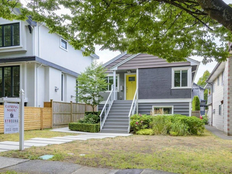 5051 Sherbrooke Street, Vancouver, BC, V5W 3M1 - 2