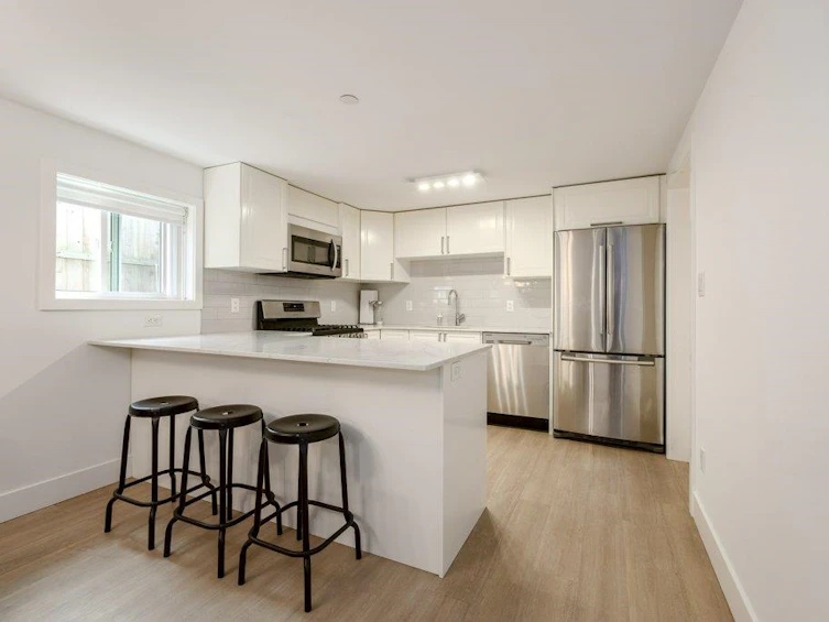5051 Sherbrooke Street, Vancouver, BC, V5W 3M1 - 26