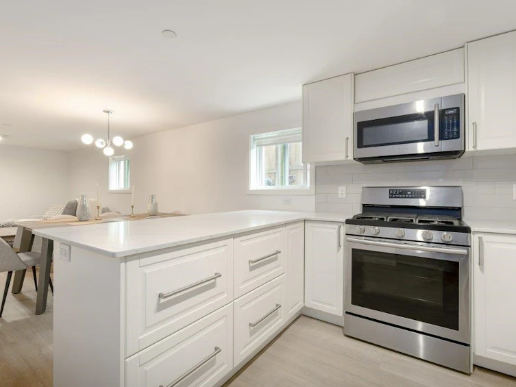 5051 Sherbrooke Street, Vancouver, BC, V5W 3M1 - 25