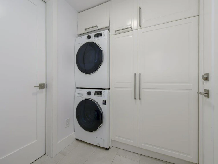 5051 Sherbrooke Street, Vancouver, BC, V5W 3M1 - 35
