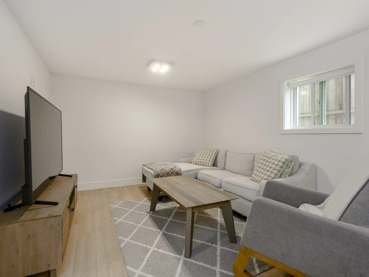 5051 Sherbrooke Street, Vancouver, BC, V5W 3M1 - 29