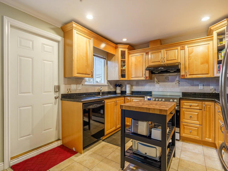1150 East 41st Avenue, Vancouver, BC, V5W 1R2 - 10