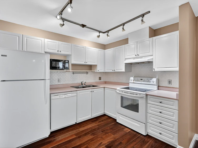 405-7505 138 Street, Surrey, BC, V3W 0W6 - 9