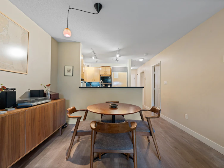 102-3083 W 4th Avenue, Vancouver, BC, V6K 1R5 - 11