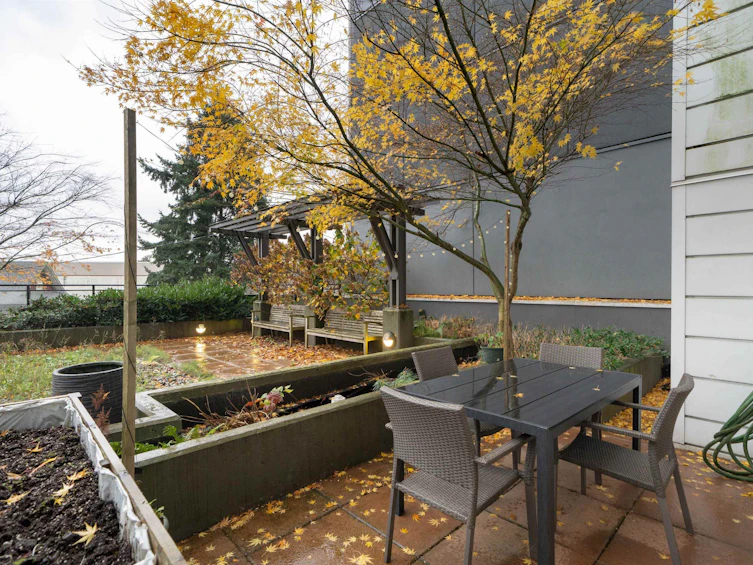 209-233 Kingsway, Vancouver, BC, V5T 3J5 - 3