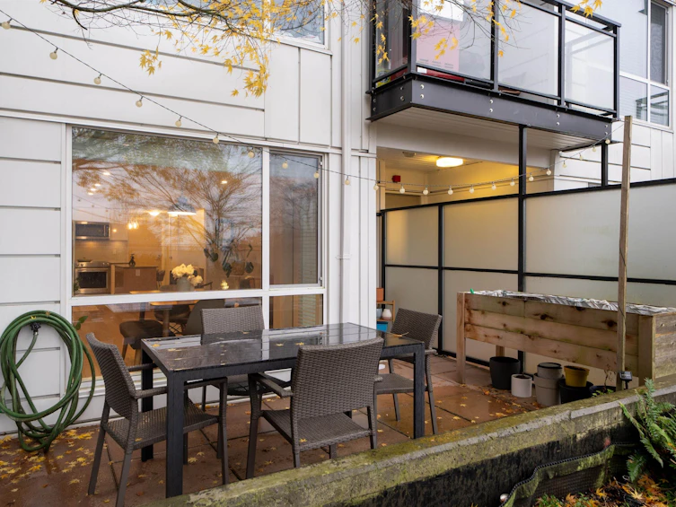 209-233 Kingsway, Vancouver, BC, V5T 3J5 - 2