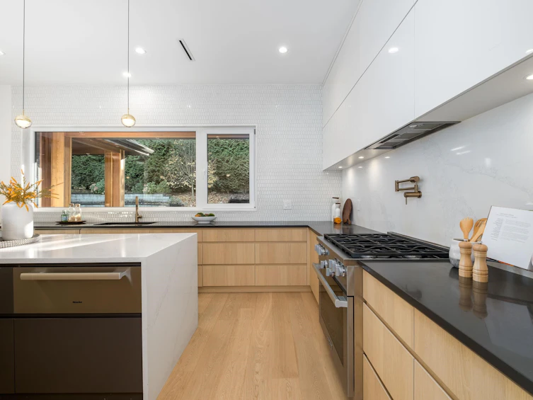 16690 Mcnair Drive, Surrey, BC, V3Z 0P9 - 10