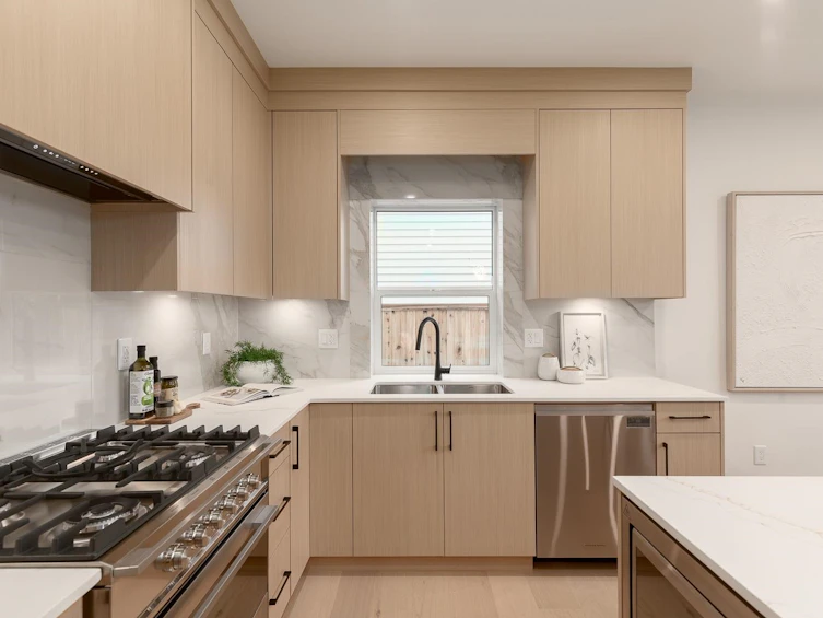 1-3508 E Pender Street, Vancouver, BC, V5K 2E3 - 9