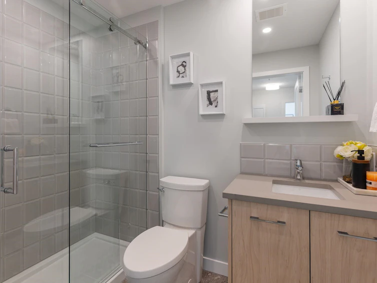 303-4933 Clarendon Street, Vancouver, BC, V5R 0J6 - 8