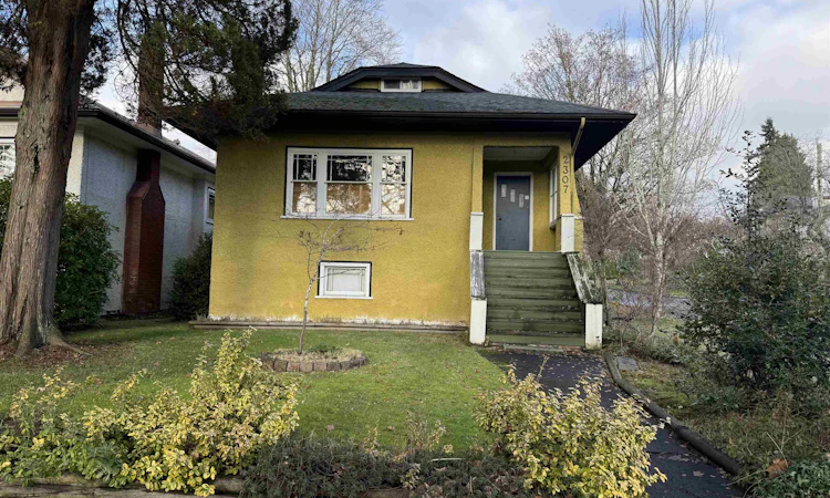 2307 W 47th Avenue