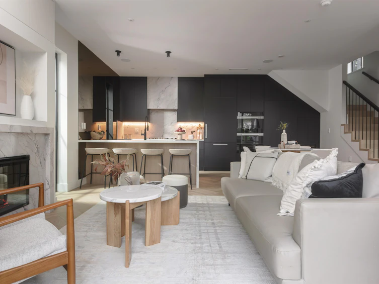 1-240 E 37th Avenue, Vancouver, BC, V5W 1E6 - 4