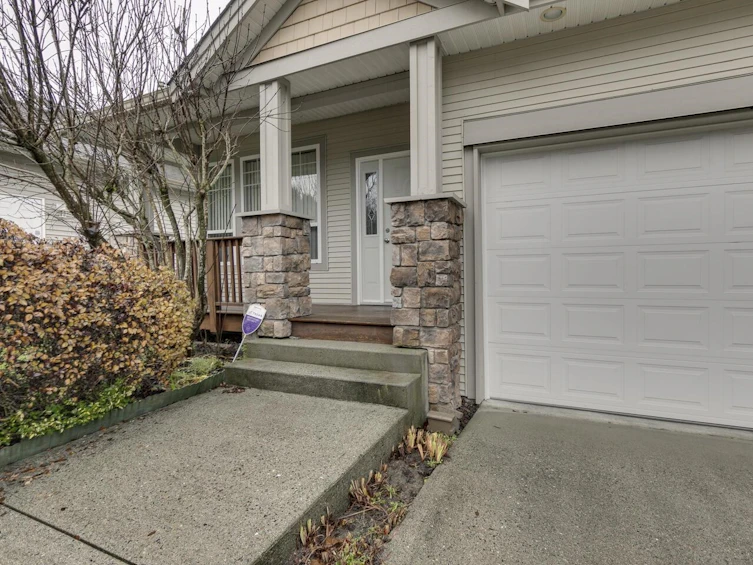 33833 Findlay Court, Mission, BC, V2V 7P6 - 3
