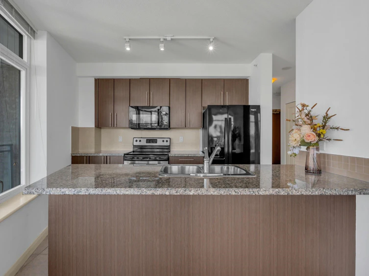 2706-898 Carnarvon Street, New Westminster, BC, V3M 0C3 - 3