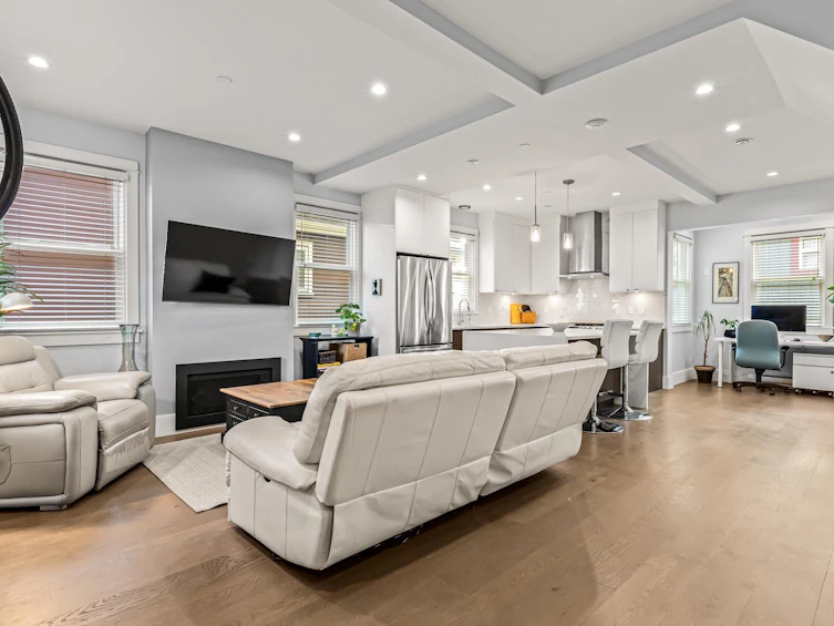 437 Vernon Drive, Vancouver, BC, V6A 3N4 - 5