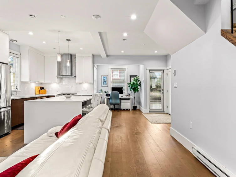 437 Vernon Drive, Vancouver, BC, V6A 3N4 - 15