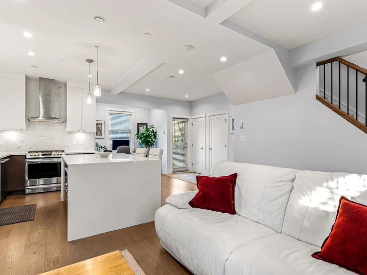 437 Vernon Drive, Vancouver, BC, V6A 3N4 - 14