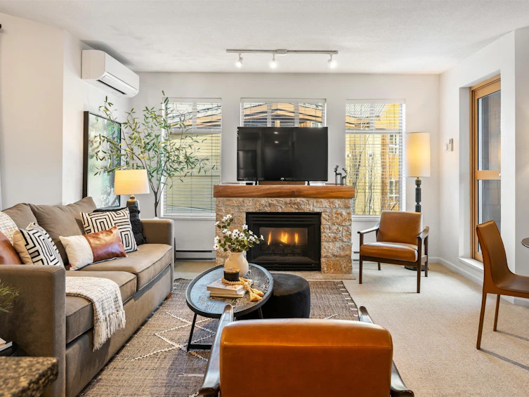 205-4338 Main Street, Whistler, BC, V8E 1B4 - 2
