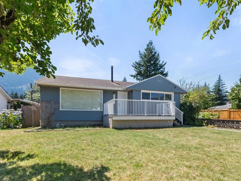 524 Rupert Street, Hope BC V0X 1L4