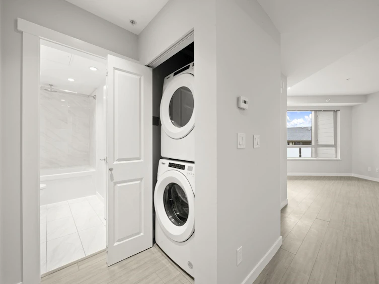 301-2632 Library Lane, North Vancouver, BC, V7J 0B8 - 6