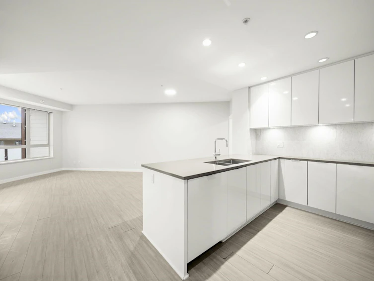 301-2632 Library Lane, North Vancouver, BC, V7J 0B8 - 4