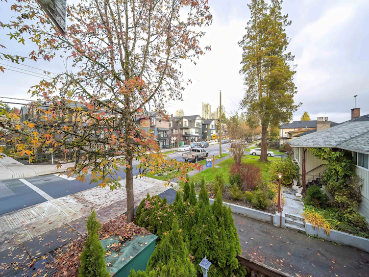03-7128 17th Avenue, Burnaby, BC, V3N 1K7 - 25