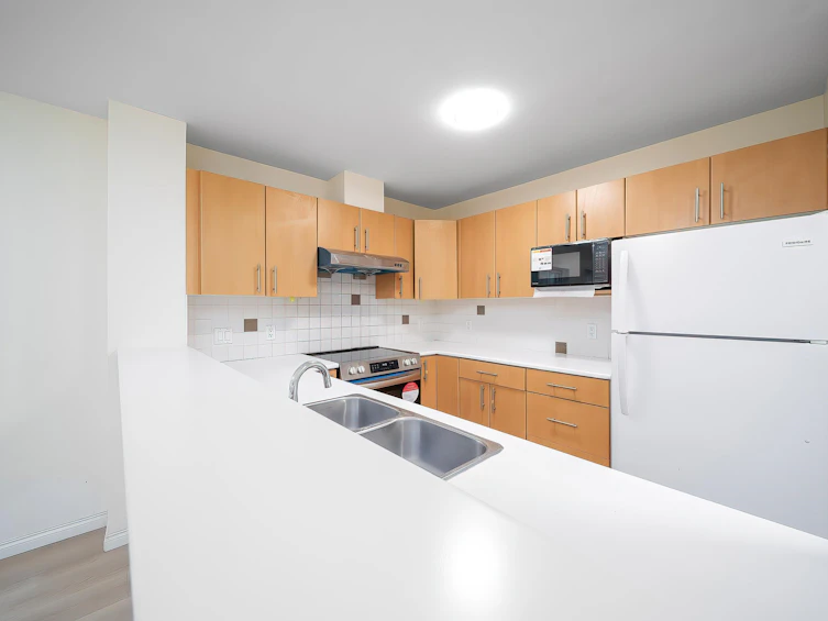 03-7128 17th Avenue, Burnaby, BC, V3N 1K7 - 7