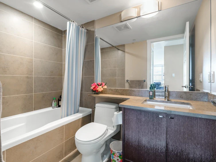 1201-2978 Glen Drive, Coquitlam, BC, V3B 0C3 - 17