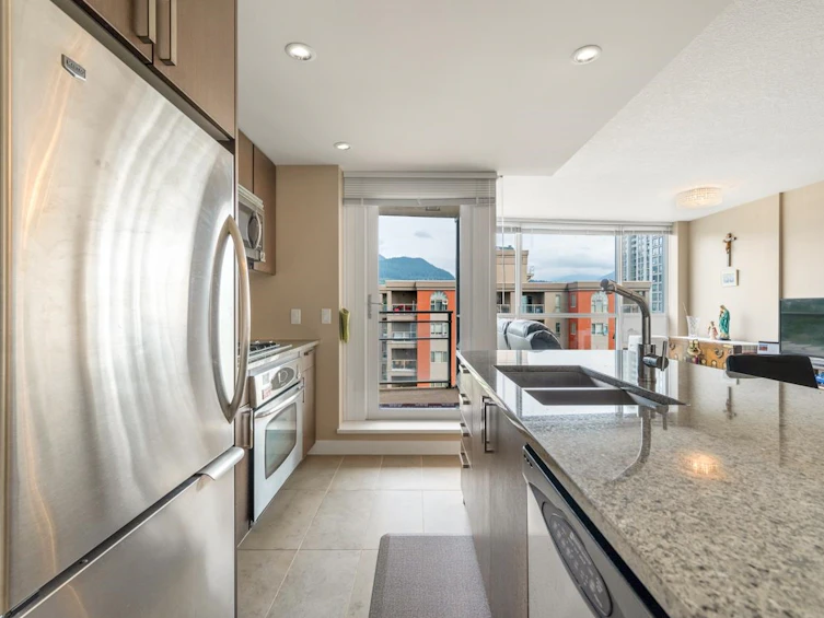 1201-2978 Glen Drive, Coquitlam, BC, V3B 0C3 - 11
