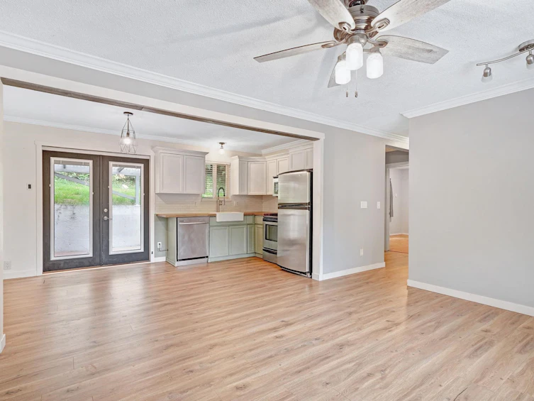 34898 Laburnum Avenue, Abbotsford, BC, V2S 5J4 - 3