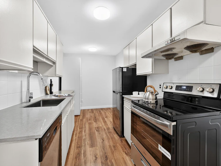 206-9202 Horne Street, Burnaby, BC, V3N 4K2 - 7