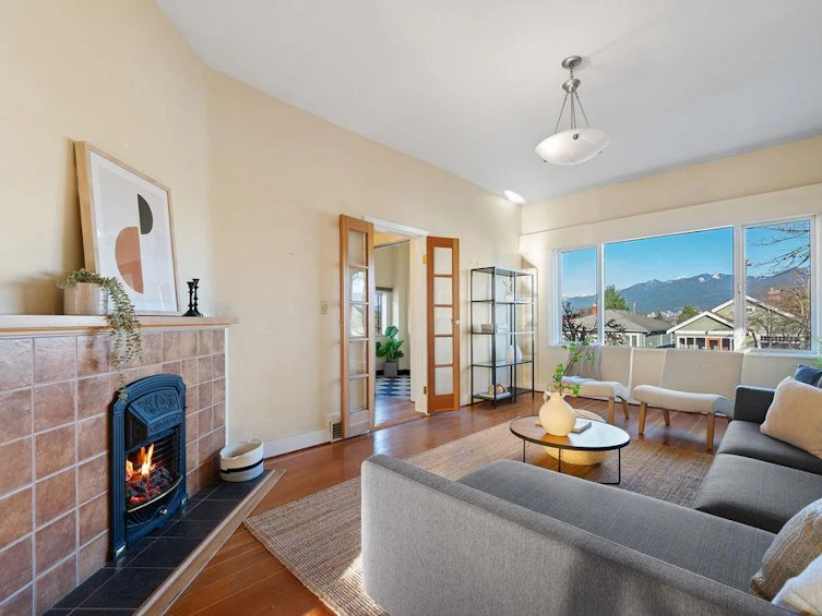 2130 Parker Street, Vancouver, BC, V5L 2L7 - 2