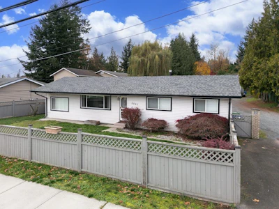 2561 Ross Road - 2