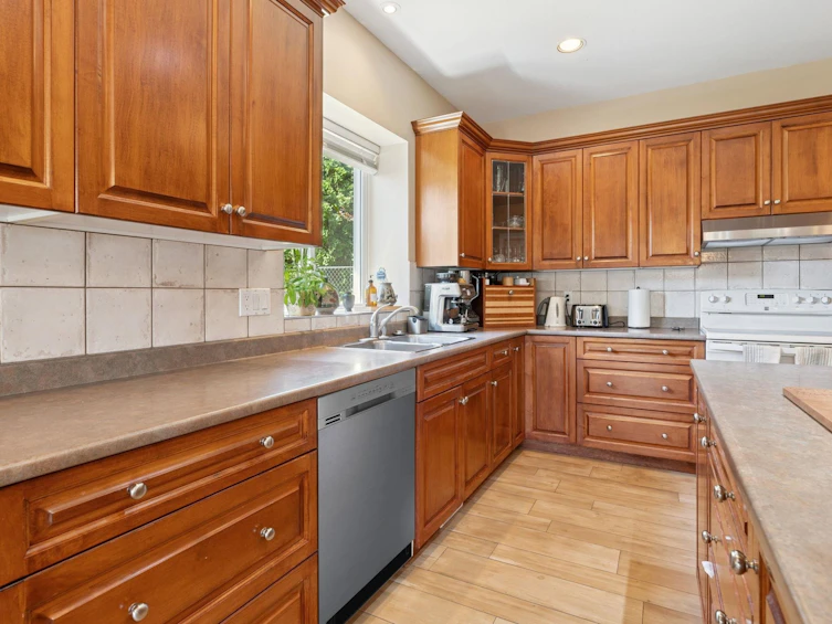 2172 Parkway Boulevard, Coquitlam, BC, V3E 3N3 - 15