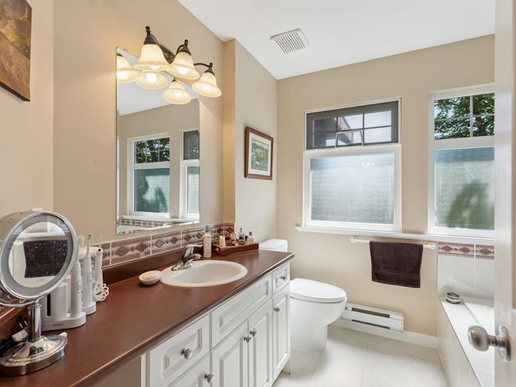 2172 Parkway Boulevard, Coquitlam, BC, V3E 3N3 - 20