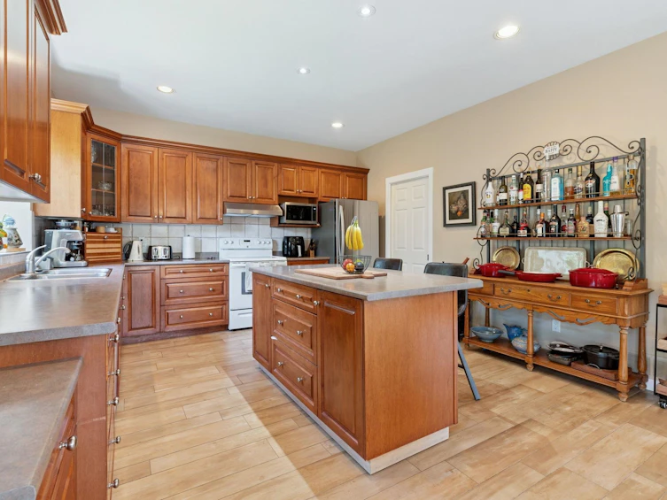 2172 Parkway Boulevard, Coquitlam, BC, V3E 3N3 - 16