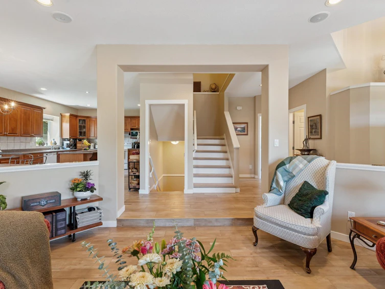 2172 Parkway Boulevard, Coquitlam, BC, V3E 3N3 - 7