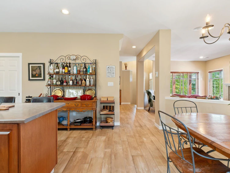 2172 Parkway Boulevard, Coquitlam, BC, V3E 3N3 - 10