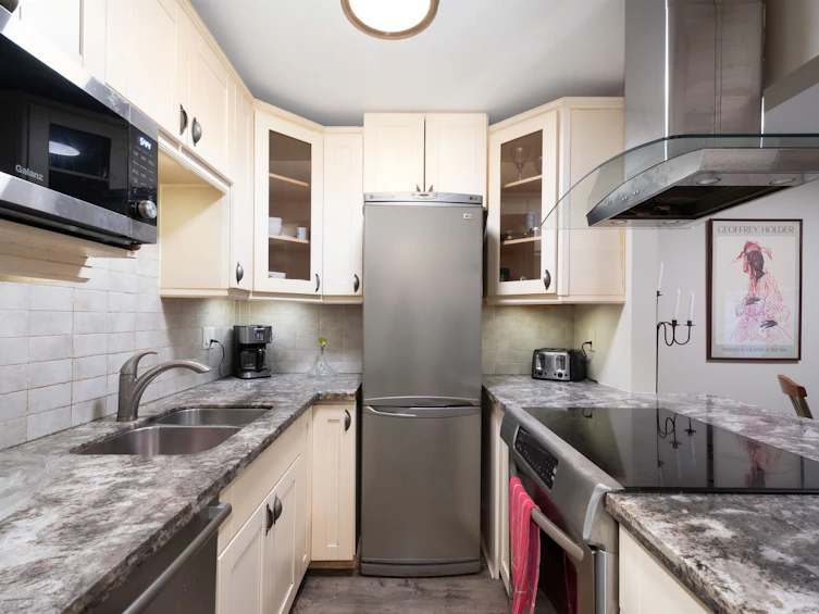 107-1155 Ross Road, North Vancouver, BC, V7K 1C6 - 17