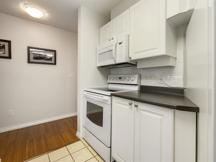 310-15150 29a Avenue, Surrey, BC, V4P 3B1 - 15