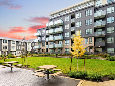 115-15738 85 Avenue - 5