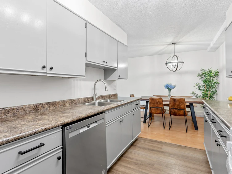 28-9521 Cardston Court, Burnaby, BC, V3N 4H8 - 14
