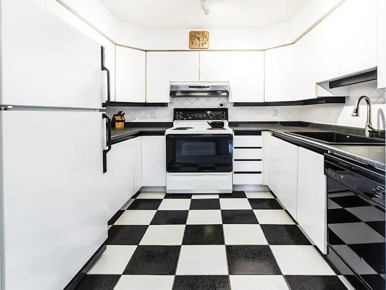 206-1085 W 17th Street, North Vancouver, BC, V7P 3R3 - 11