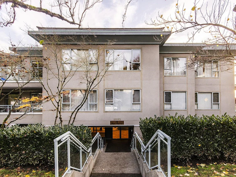 206-1085 W 17th Street, North Vancouver, BC, V7P 3R3 - 2