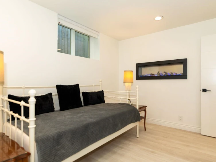 3595 Princess Avenue, North Vancouver, BC, V7N 2E4 - 22