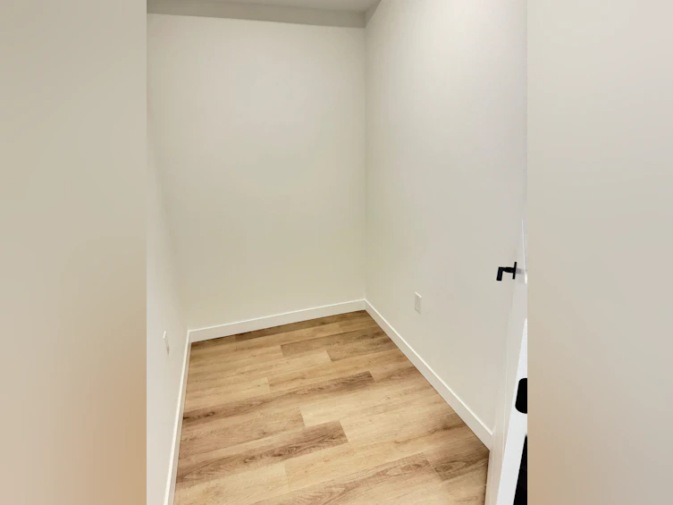 504-2268 E Broadway Street, Vancouver, BC, V5N 1W9 - 7