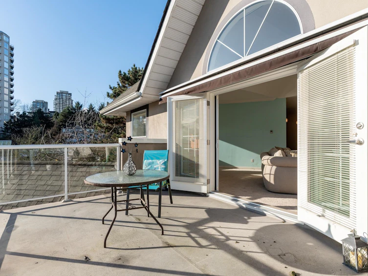 401-25 Richmond Street, New Westminster, BC, V3L 5P9 - 3
