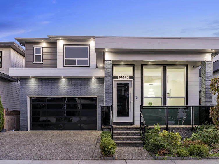 16620 18b Avenue, Surrey, BC, V3Z 1A2