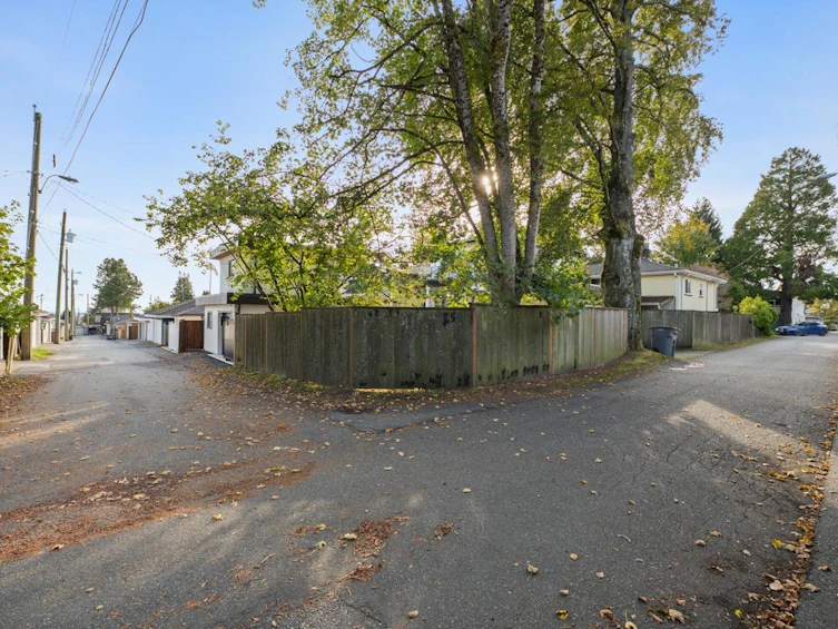 7526 Selkirk Street, Vancouver, BC, V6P 4H4 - 14