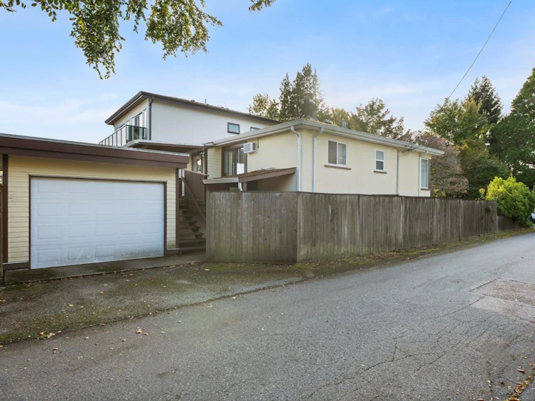 7526 Selkirk Street, Vancouver, BC, V6P 4H4 - 12